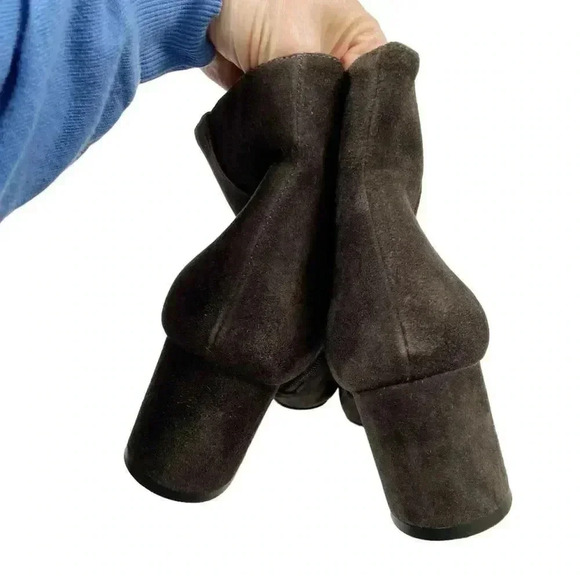 NEW L'AGENCE Jeanne Suede Block Heel Pointed Toe Bootie size 39 8.5 - Picture 5 of 9